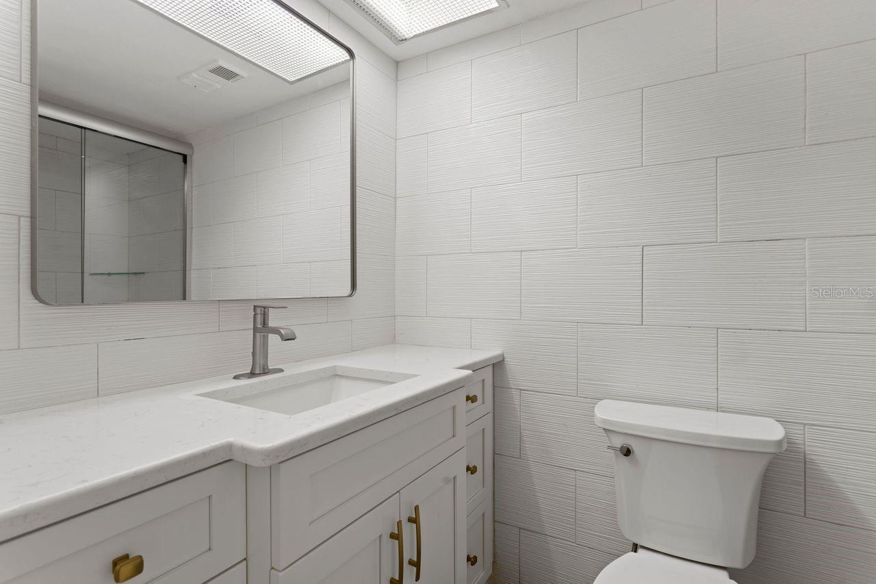 Image 16 of 26 For 4910 Bay Street Ne 111