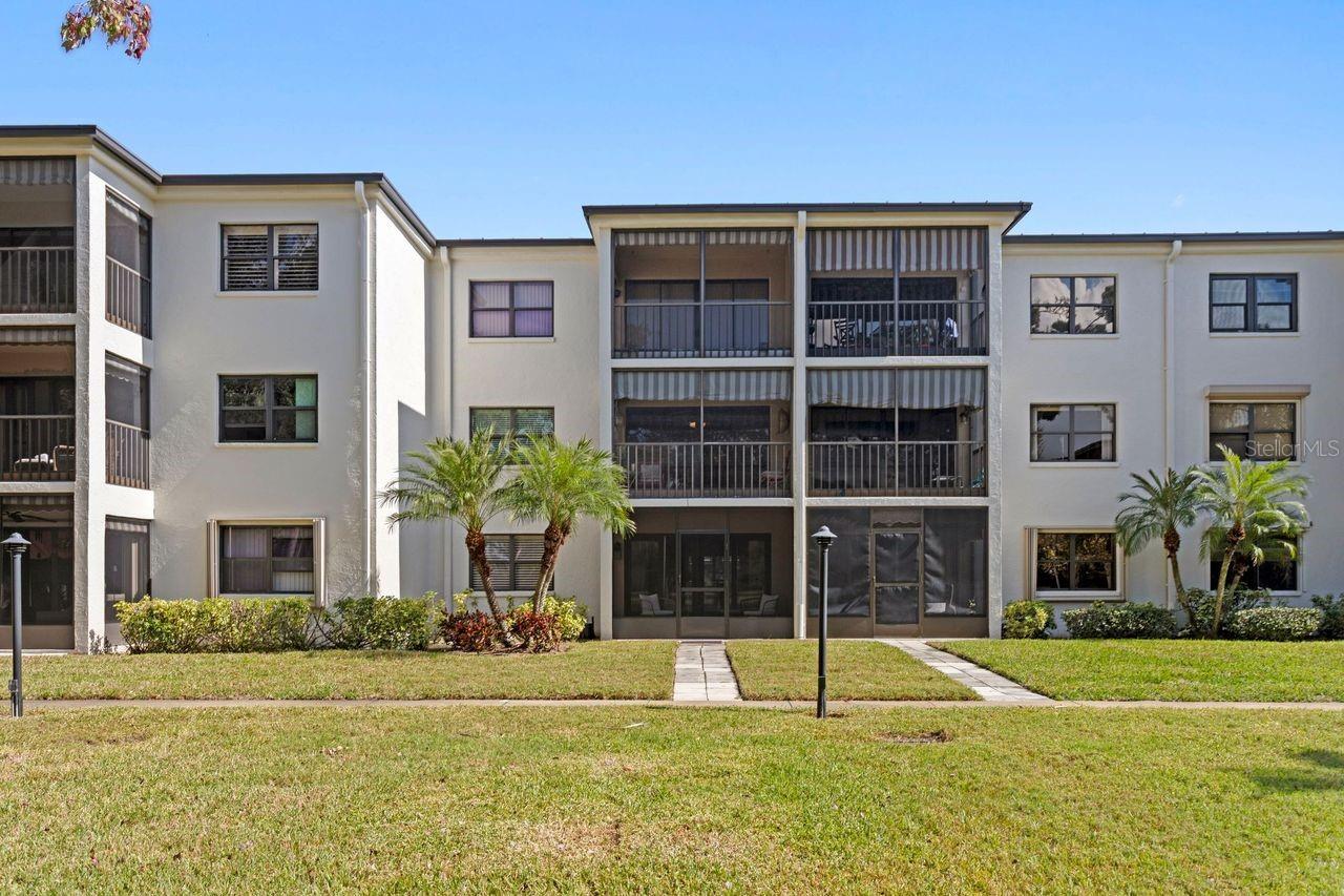 Image 24 of 26 For 4910 Bay Street Ne 111