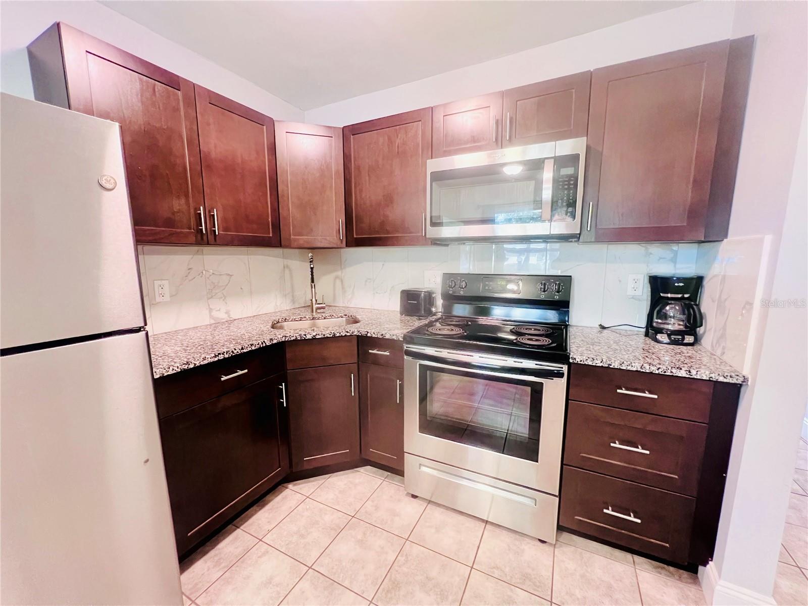 Image 10 of 20 For 5202 Laurel Place