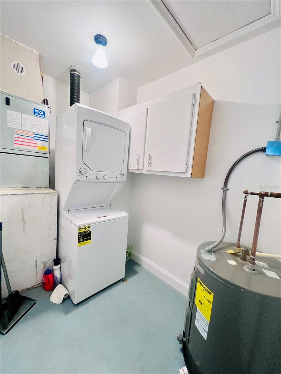 Image 17 of 20 For 5202 Laurel Place