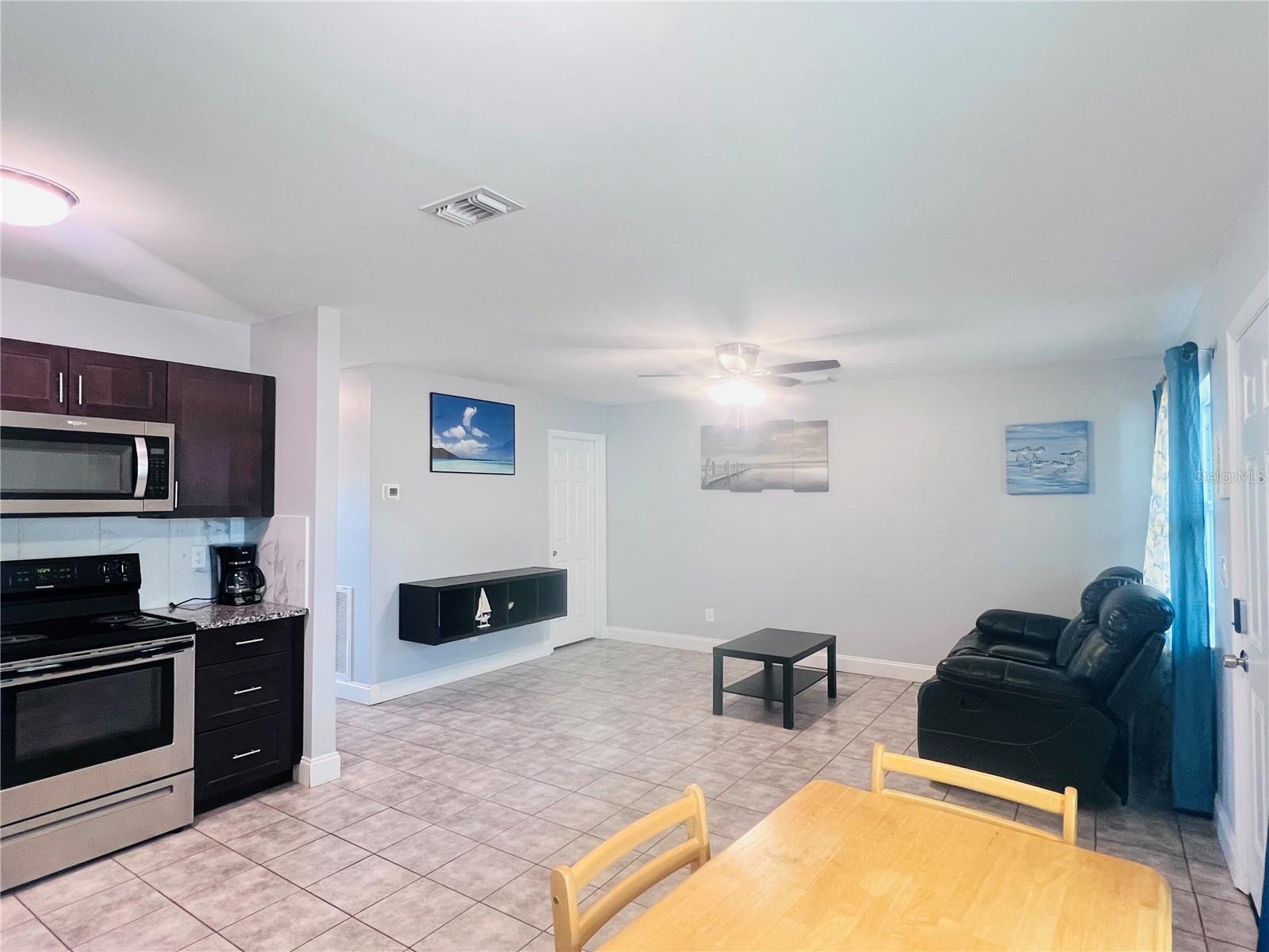 Image 6 of 20 For 5202 Laurel Place