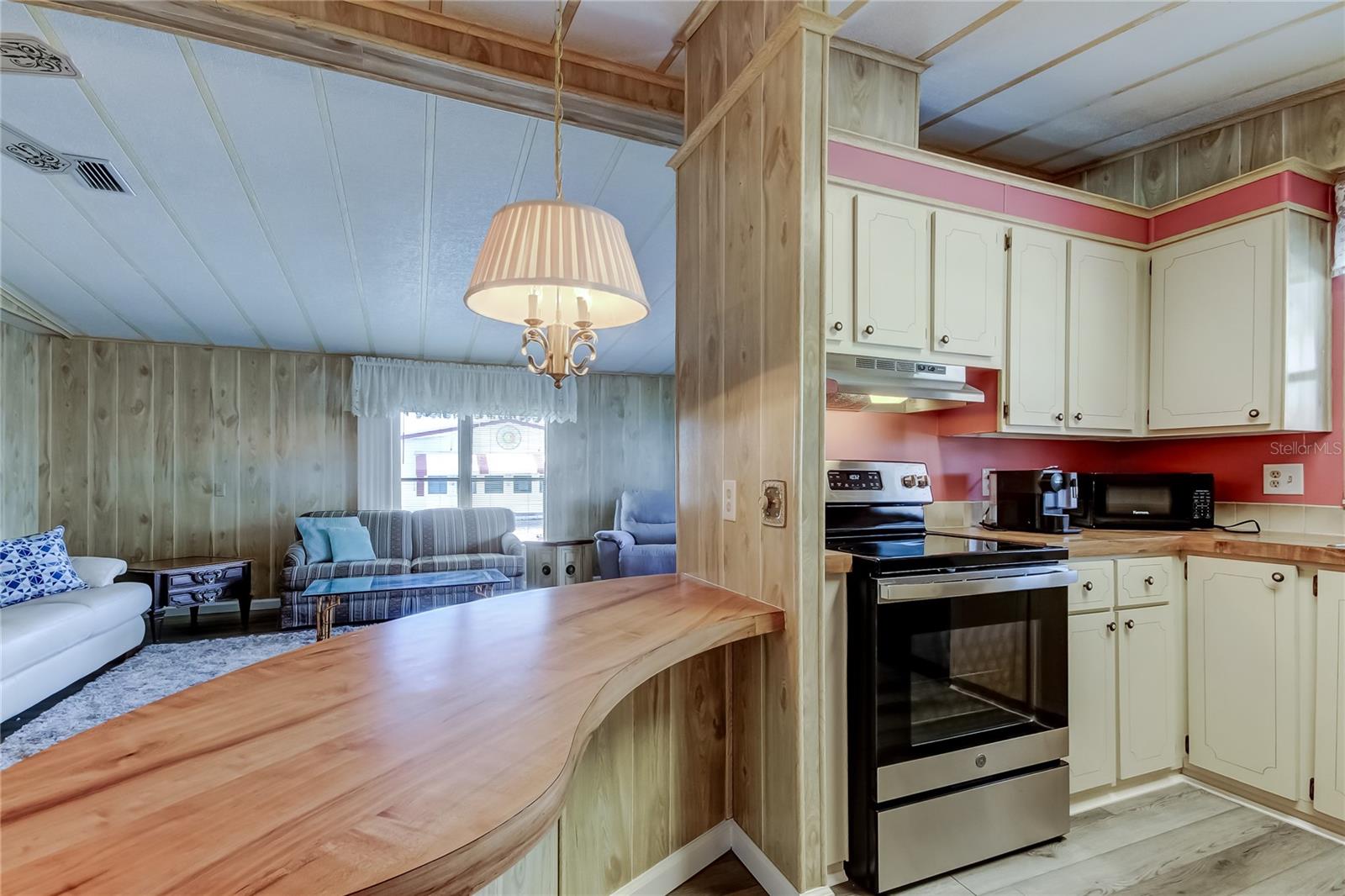 Image 12 of 56 For 39820 Us Highway 19 N 222