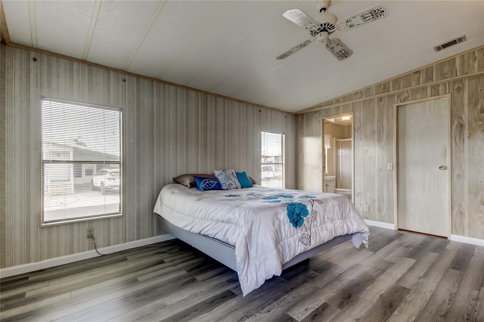 Image 30 of 56 For 39820 Us Highway 19 N 222