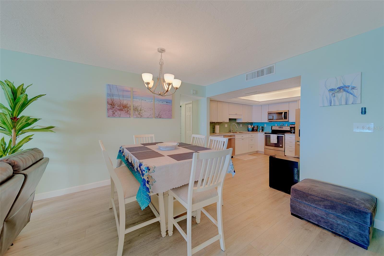 Image 11 of 67 For 17920 Gulf Boulevard 1205