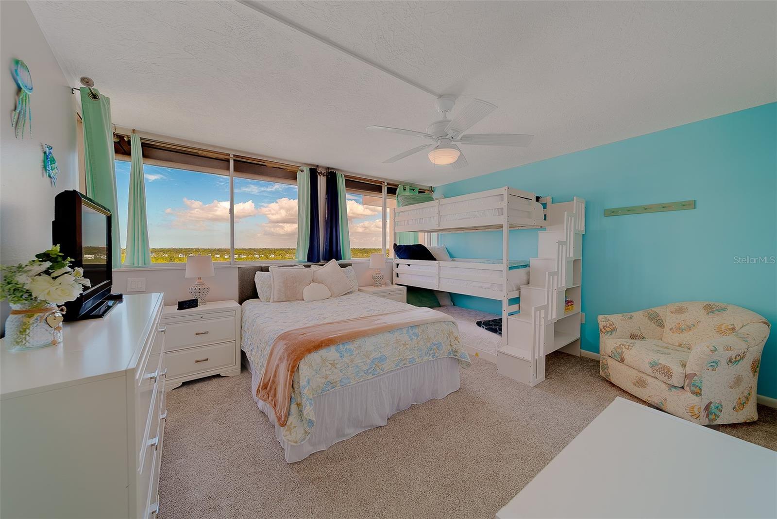 Image 32 of 67 For 17920 Gulf Boulevard 1205