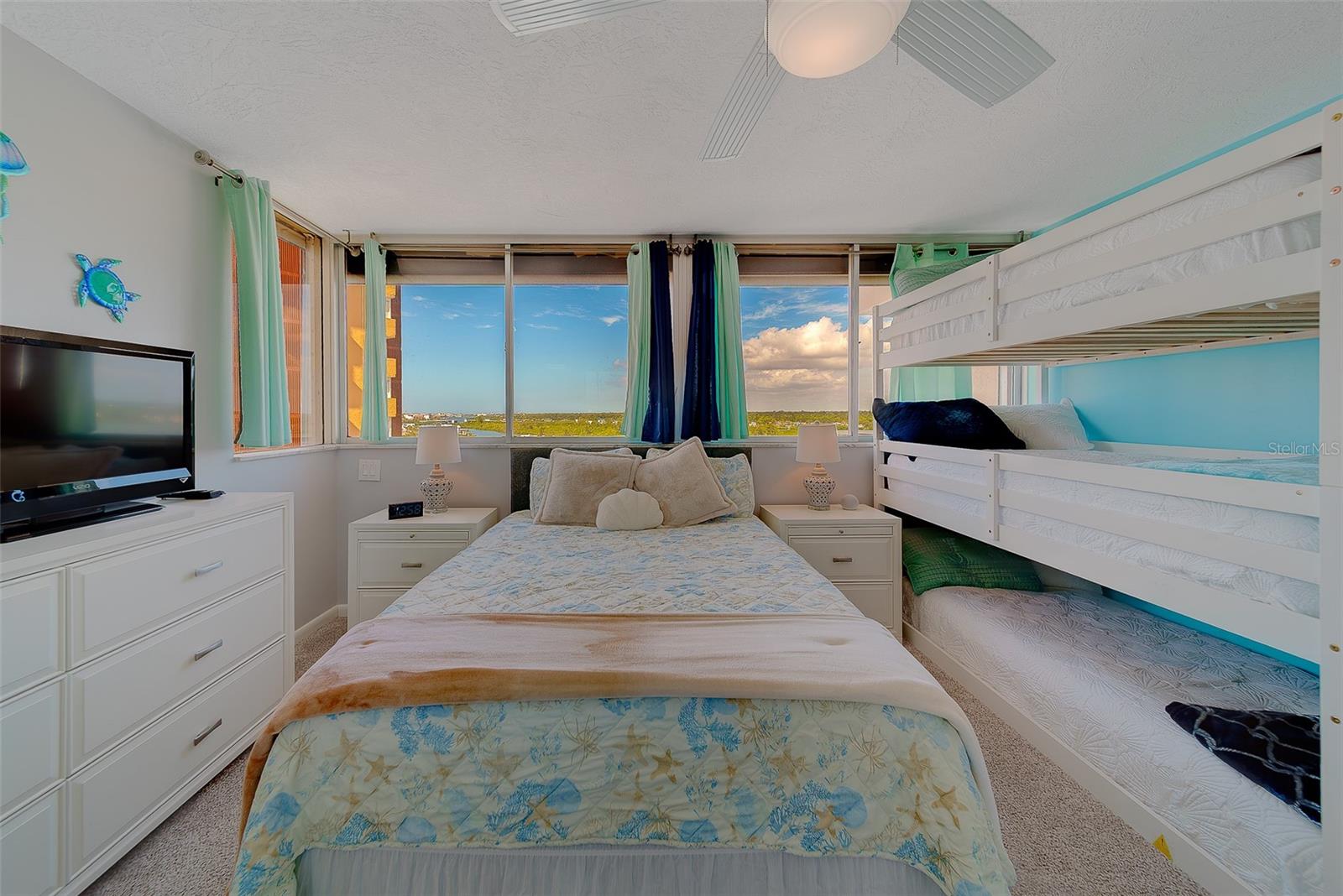 Image 33 of 67 For 17920 Gulf Boulevard 1205