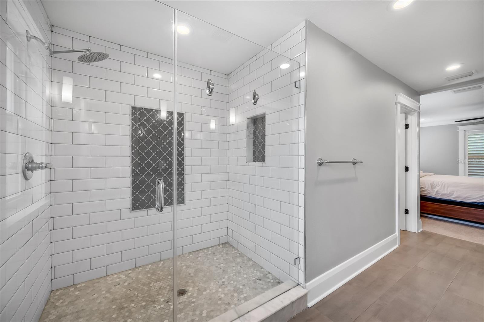 Image 20 of 29 For 319 Giddens Avenue