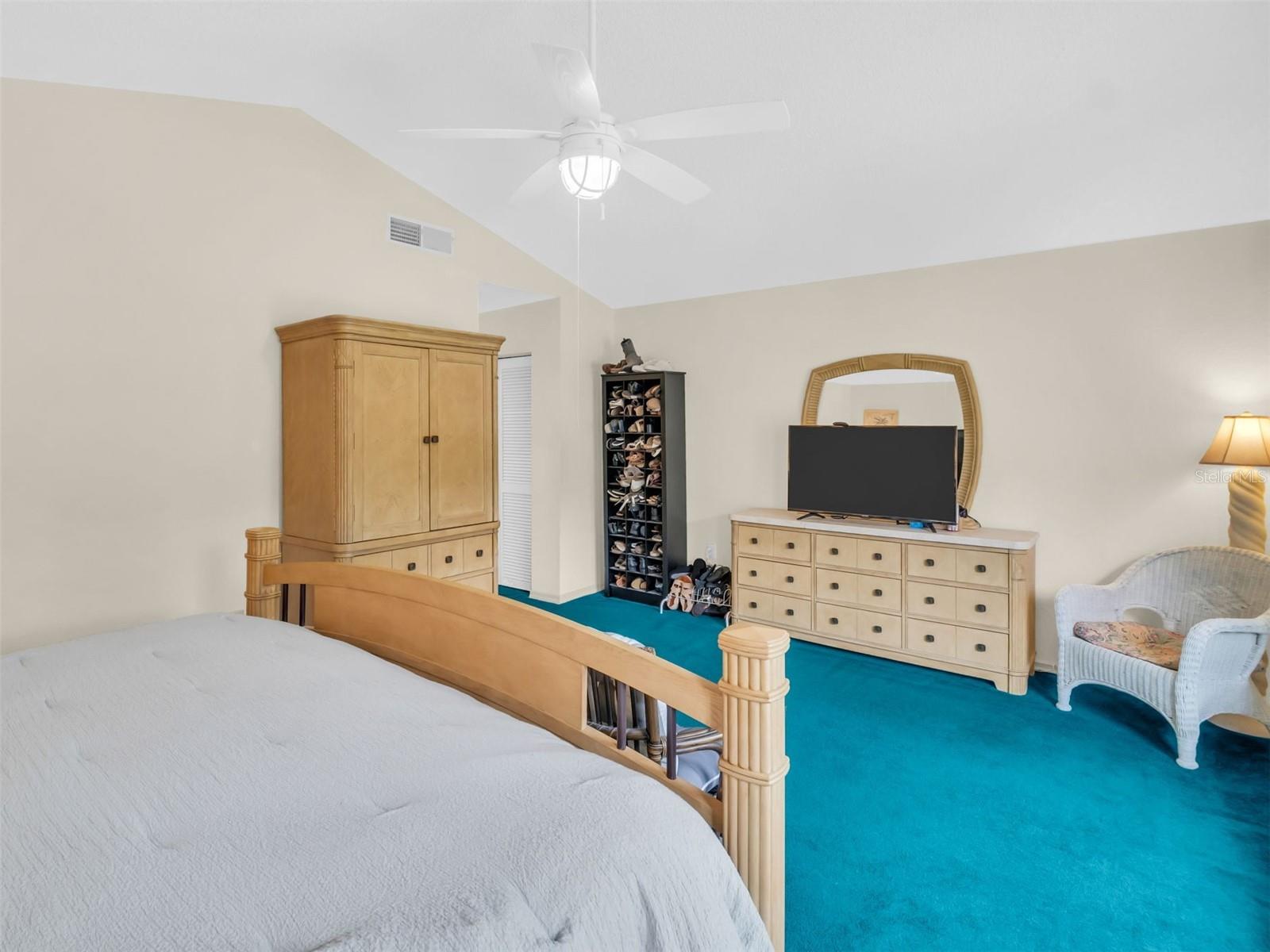 Image 23 of 61 For 3177 Montrose Place