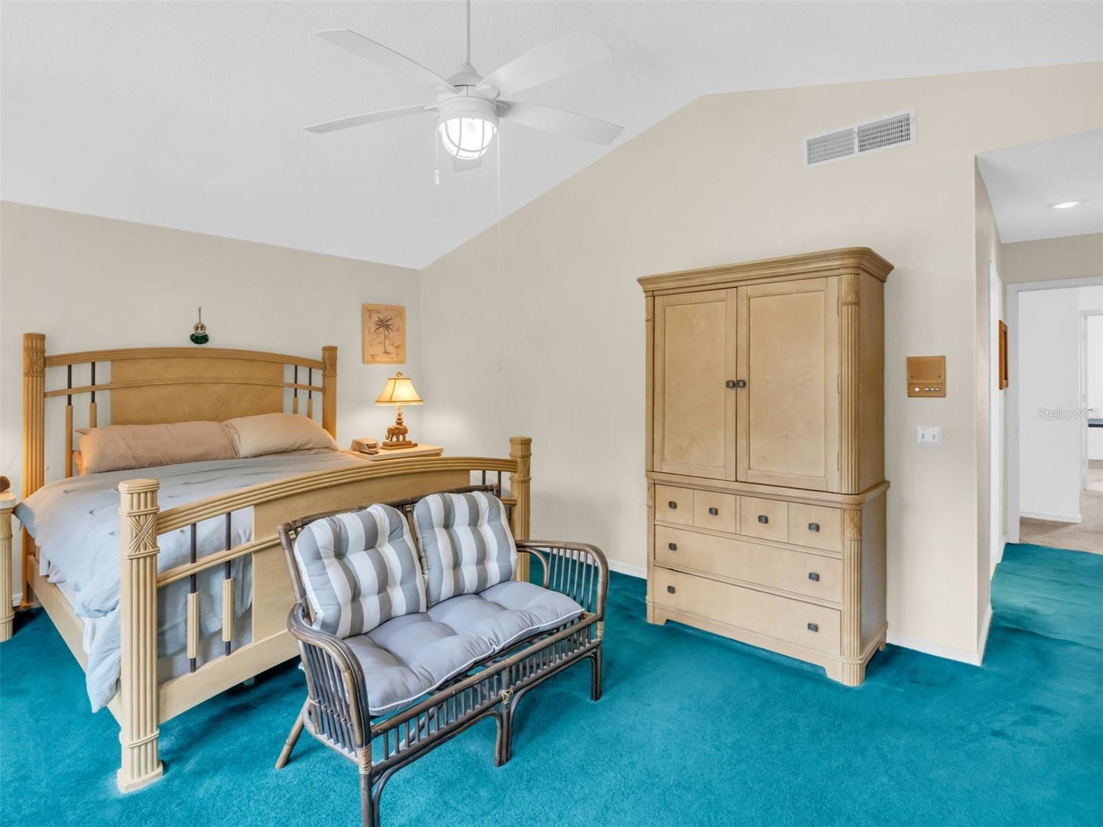 Image 24 of 61 For 3177 Montrose Place