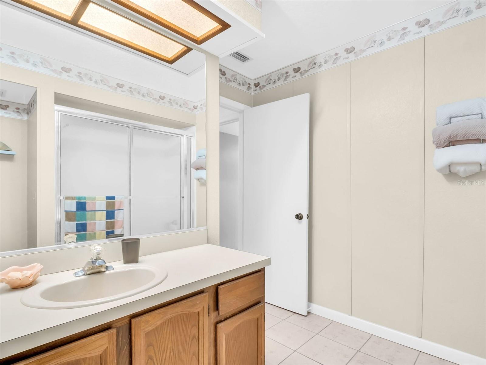 Image 40 of 61 For 3177 Montrose Place