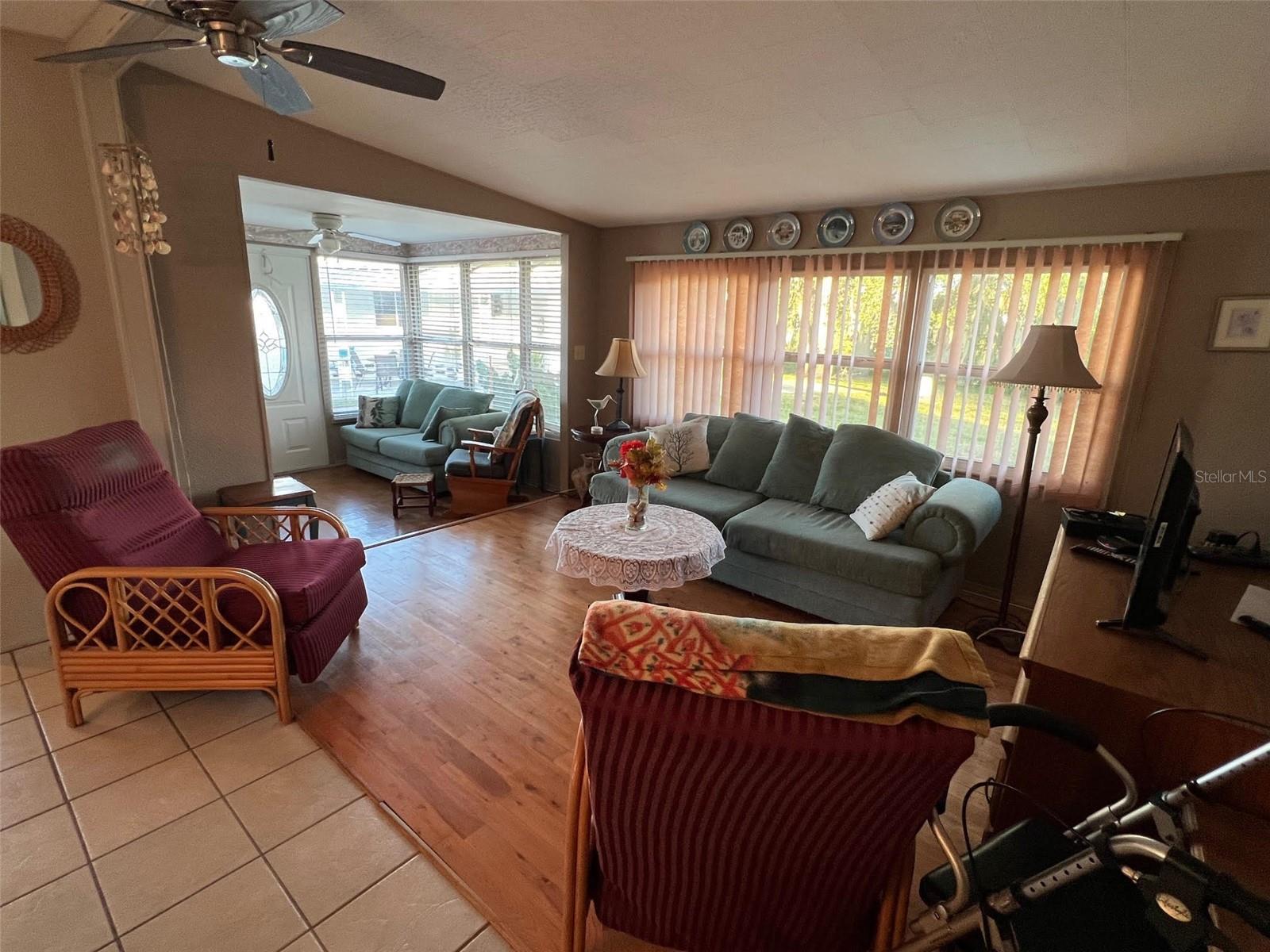 Listing photo id 8 for 29250 Us Highway 19 N 301