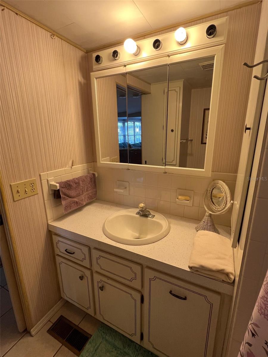 Listing photo id 12 for 29250 Us Highway 19 N 301