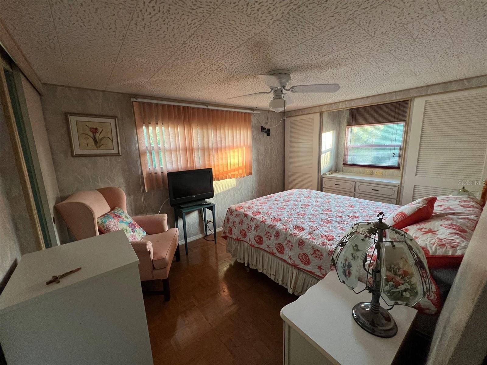 Listing photo id 15 for 29250 Us Highway 19 N 301