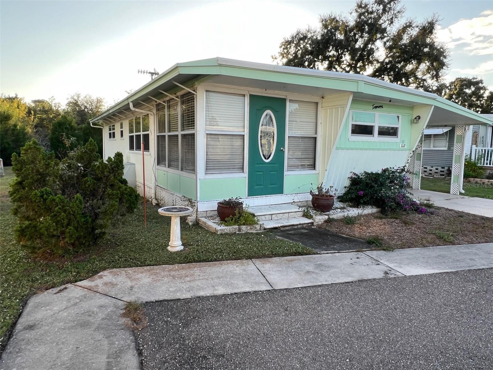 Listing photo id 0 for 29250 Us Highway 19 N 301