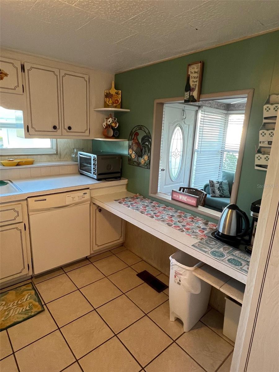 Listing photo id 3 for 29250 Us Highway 19 N 301