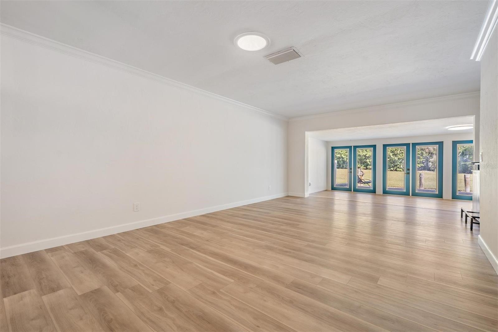 Image 17 of 27 For 127 Boca Ciega Point Boulevard N