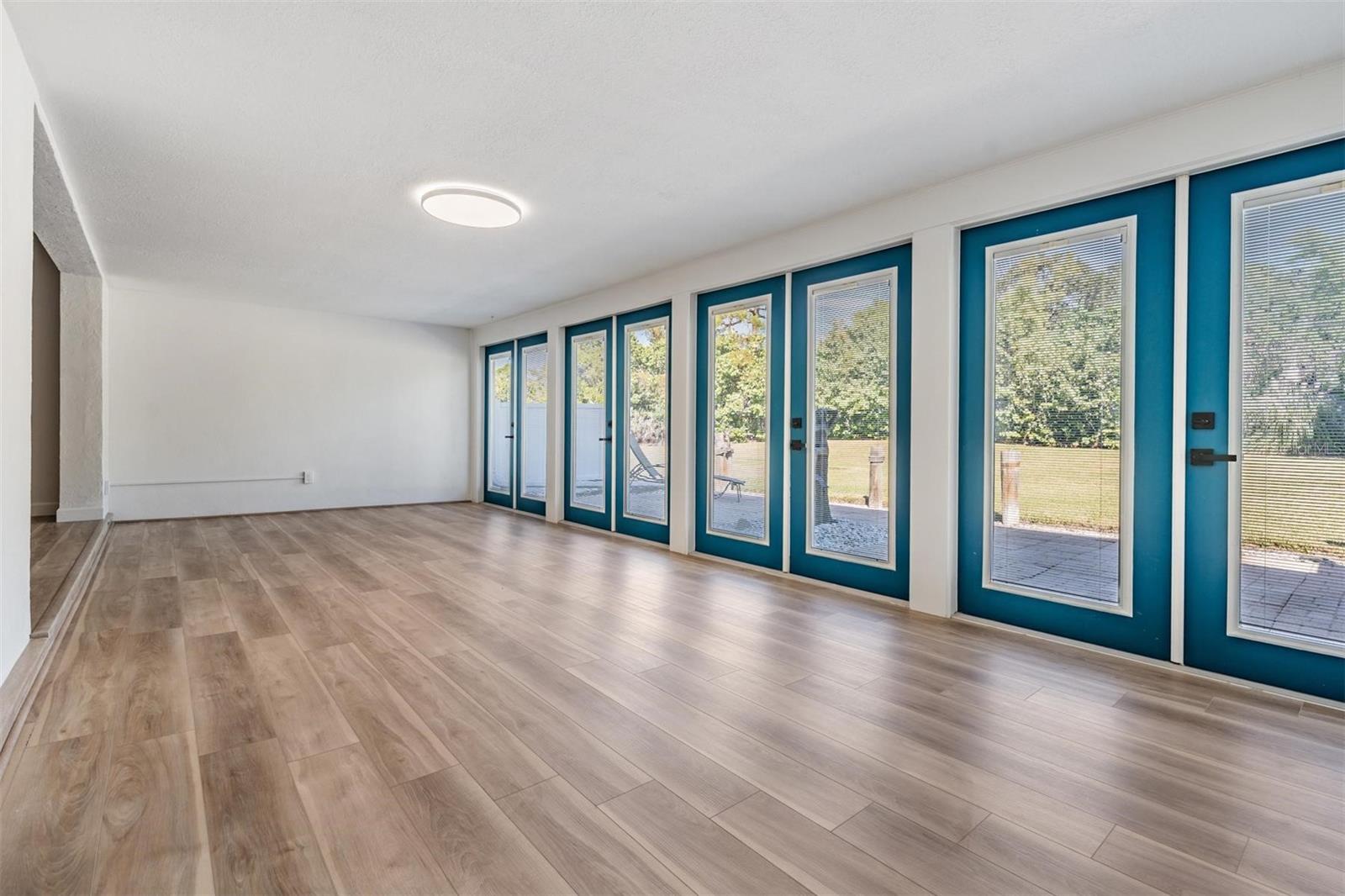 Image 19 of 27 For 127 Boca Ciega Point Boulevard N