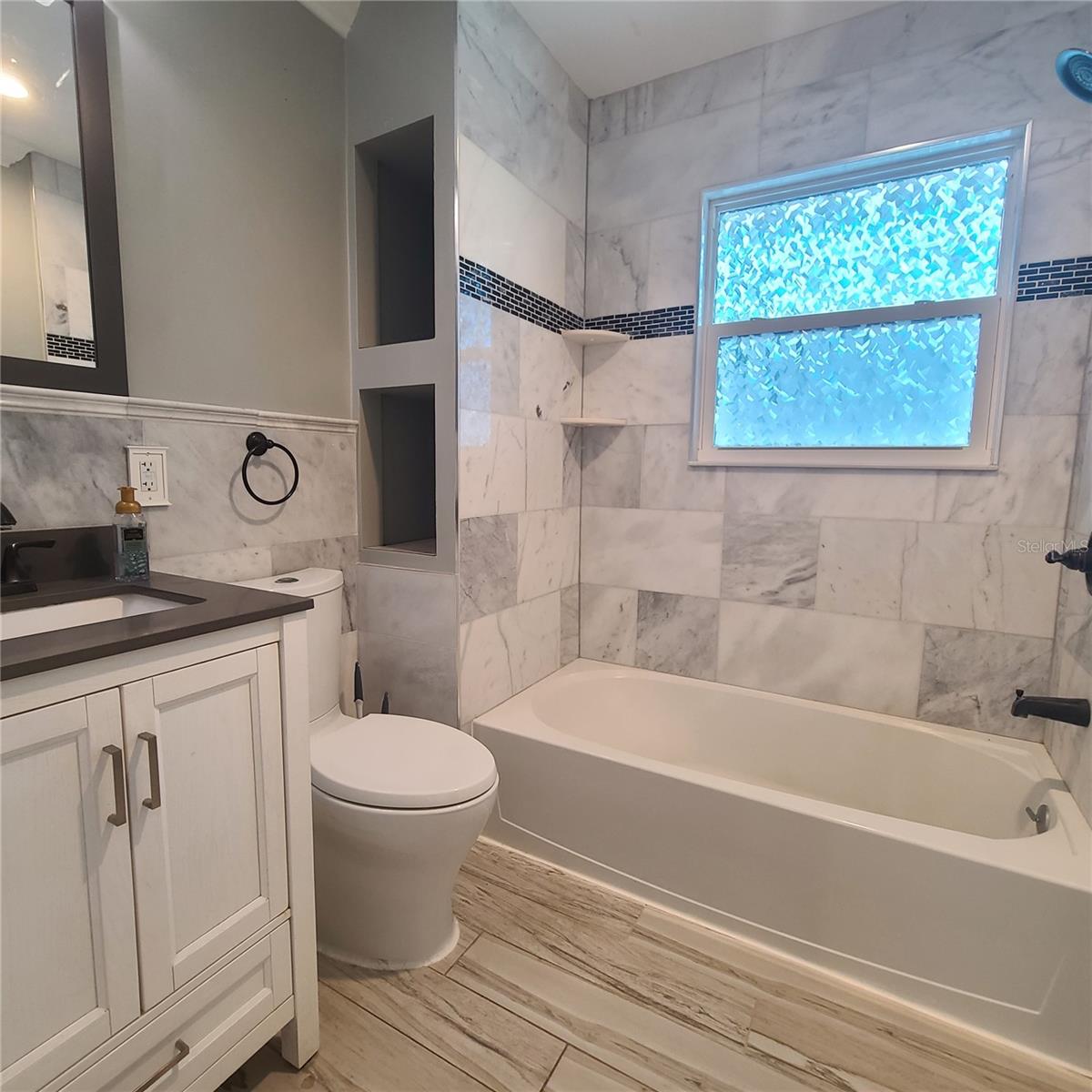 Image 5 of 15 For 3904 Euclid Avenue