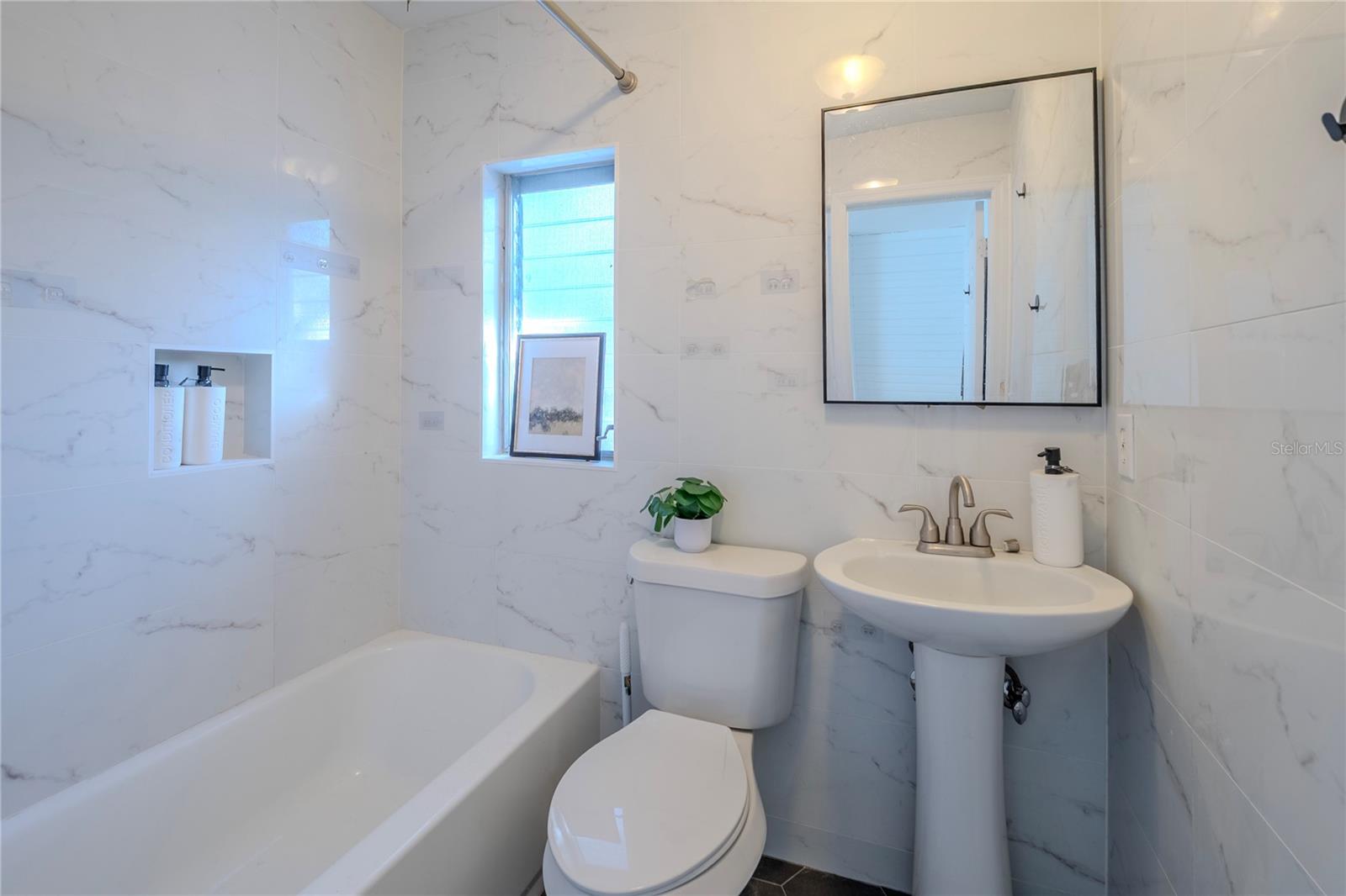 Image 20 of 60 For 720 - 724 7th Street N