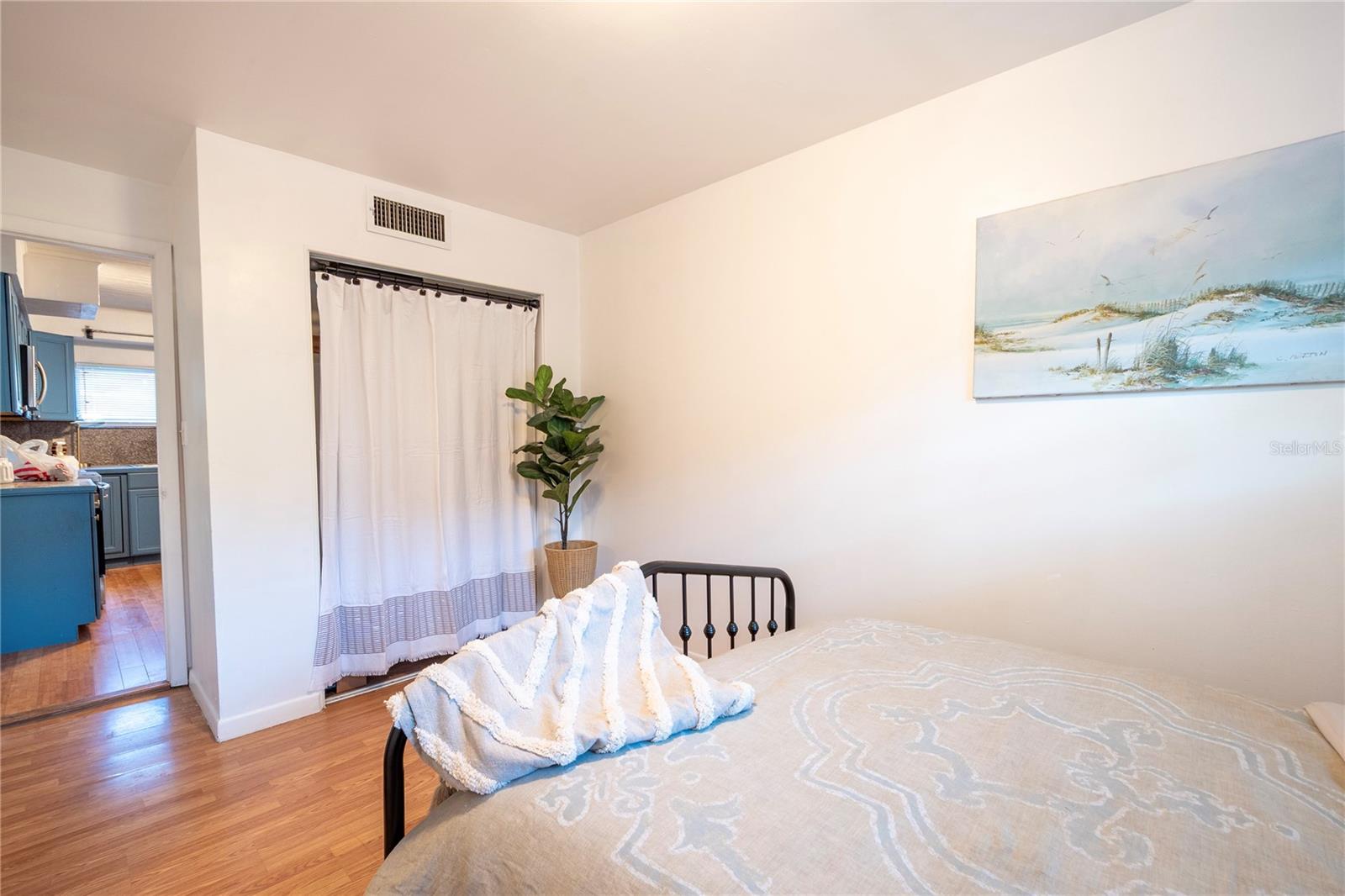 Image 24 of 60 For 720 - 724 7th Street N