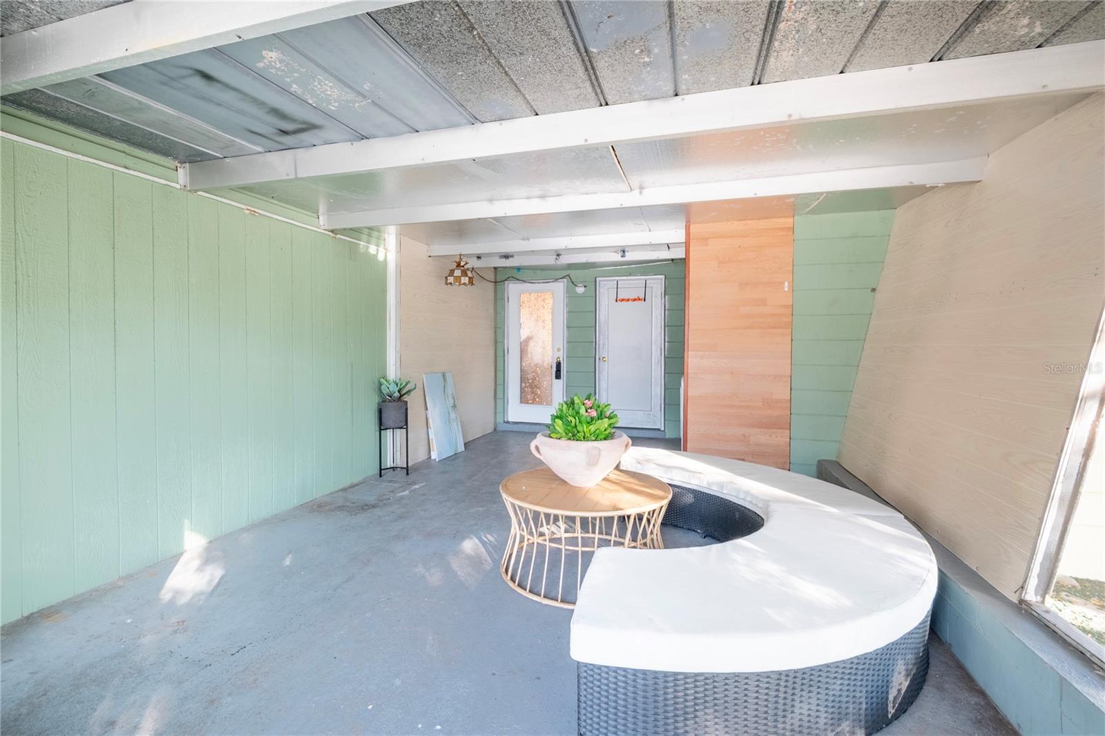 Image 28 of 60 For 720 - 724 7th Street N