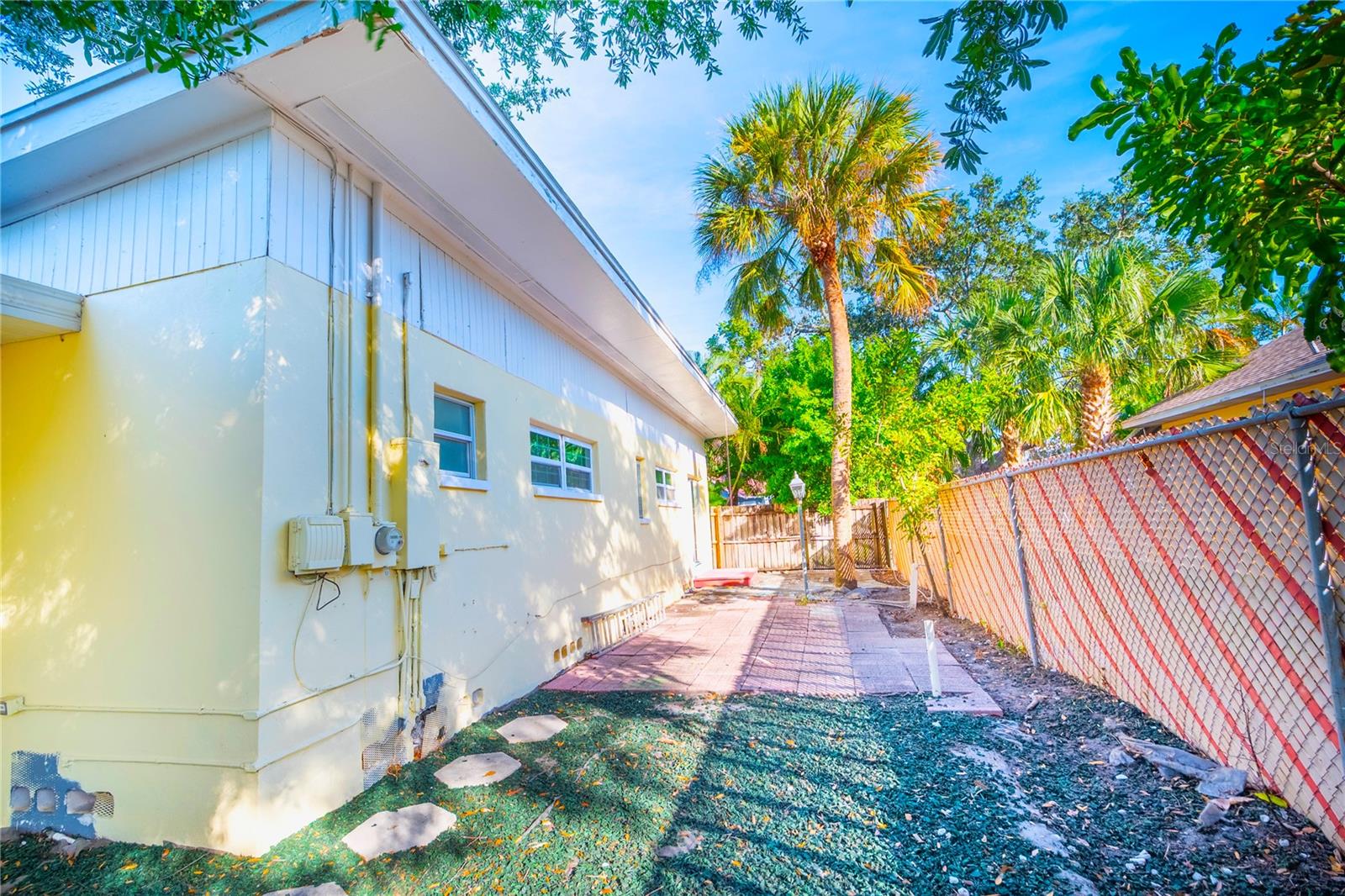 Image 36 of 60 For 720 - 724 7th Street N