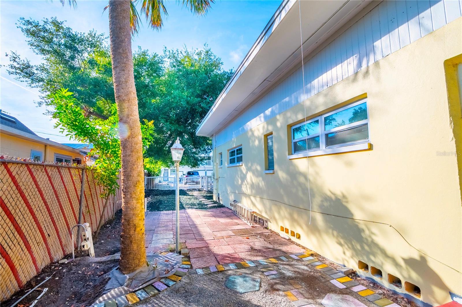 Image 38 of 60 For 720 - 724 7th Street N