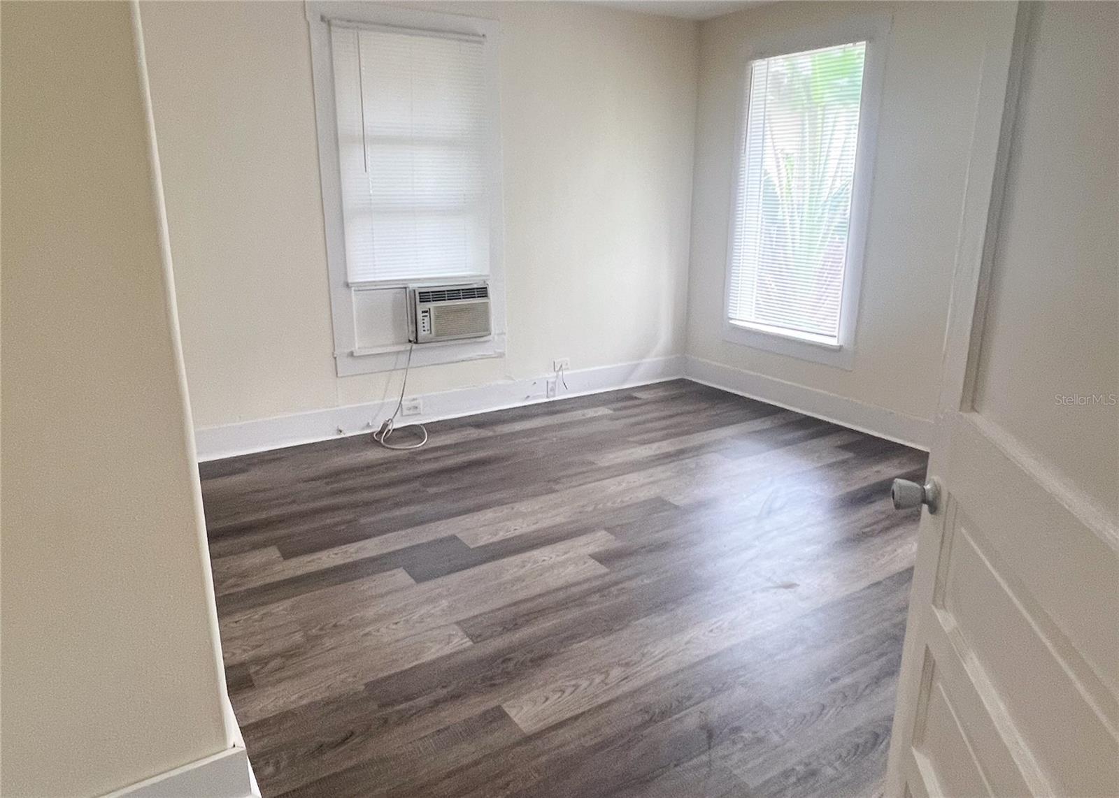 Image 44 of 60 For 720 - 724 7th Street N