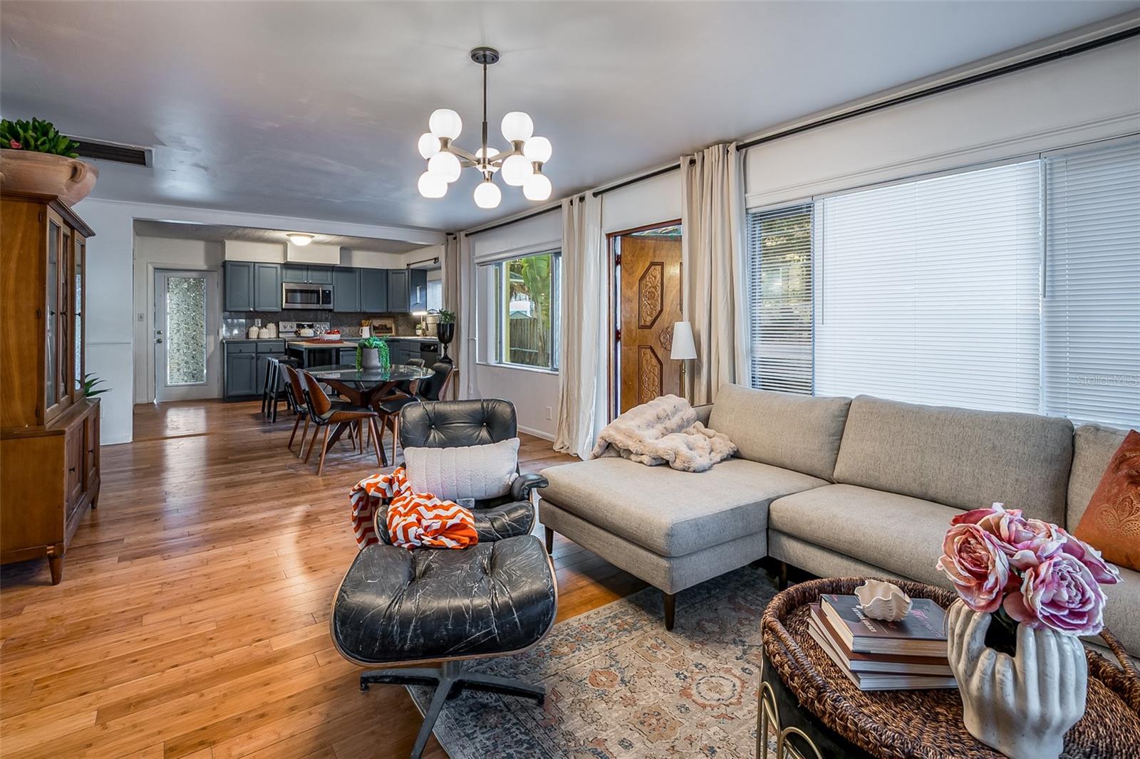 Image 5 of 60 For 720 - 724 7th Street N