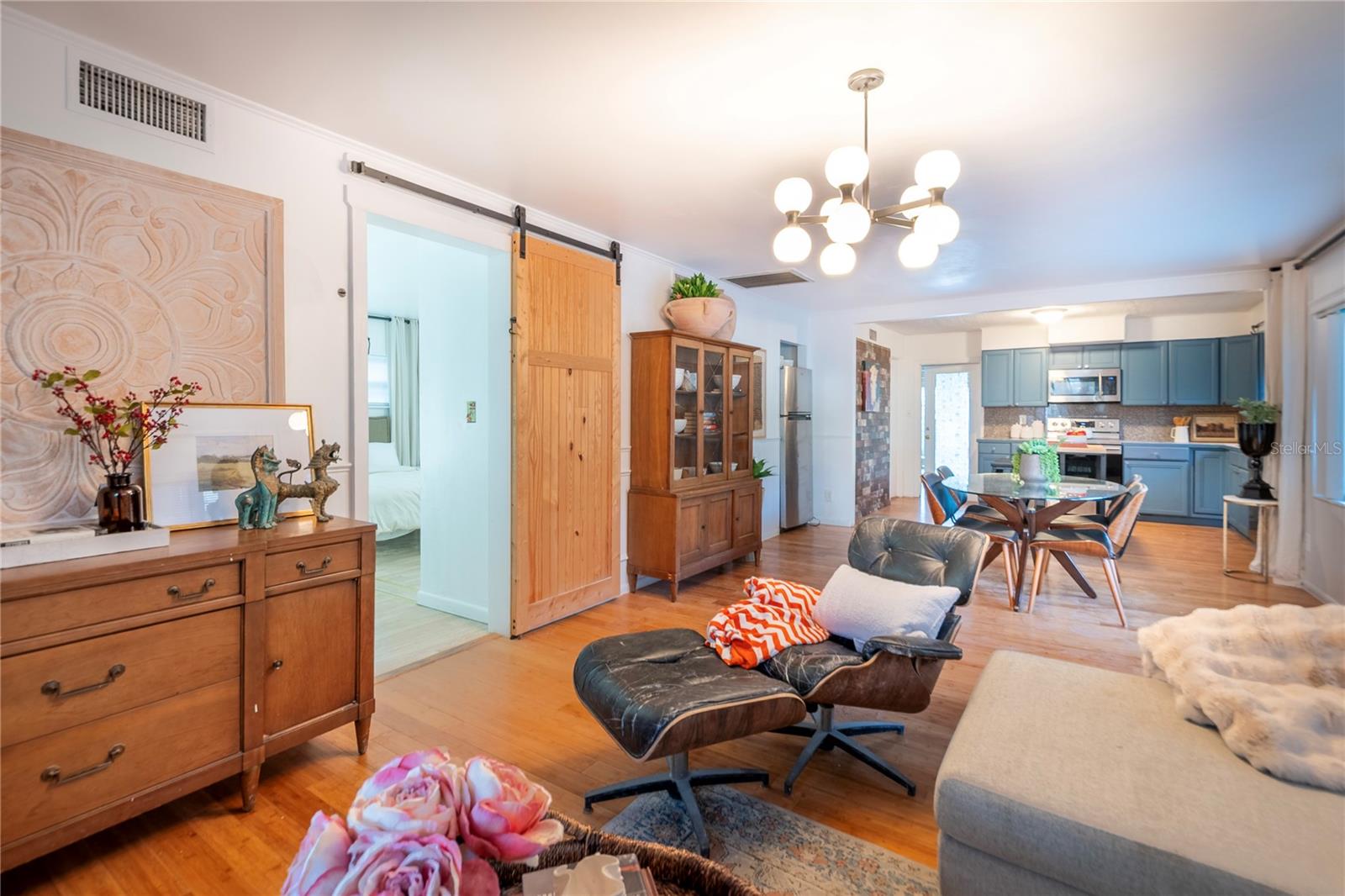 Image 6 of 60 For 720 - 724 7th Street N