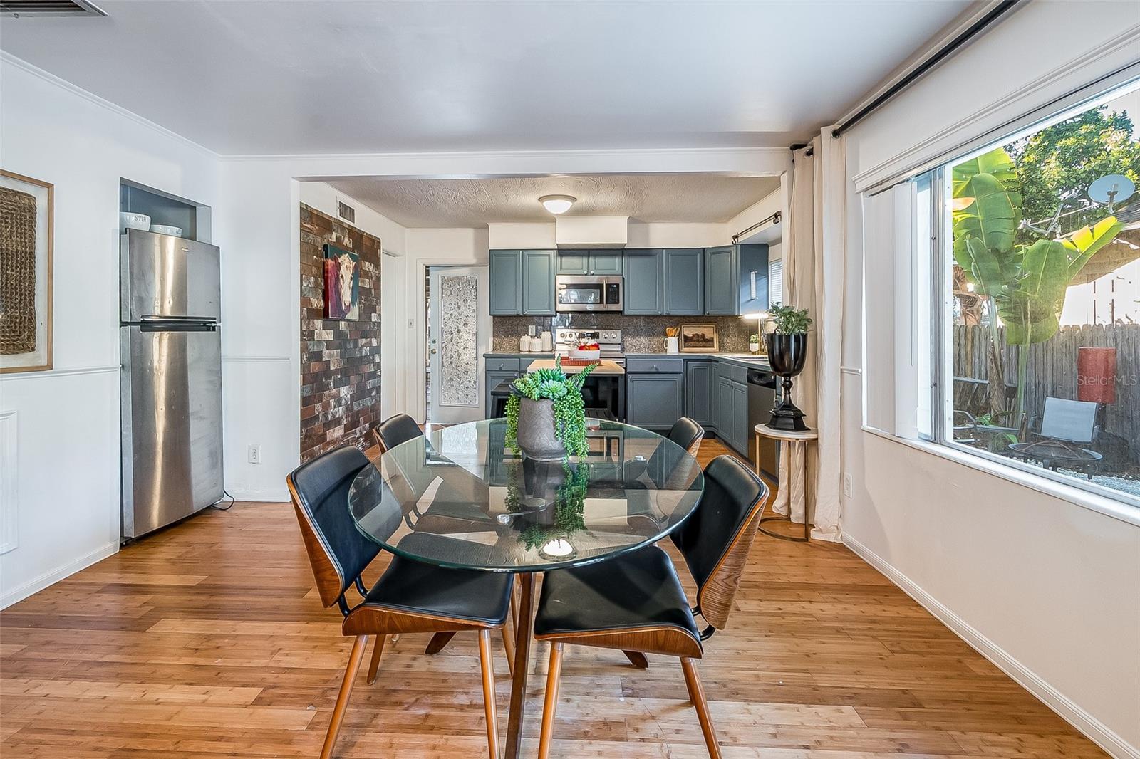 Image 7 of 60 For 720 - 724 7th Street N