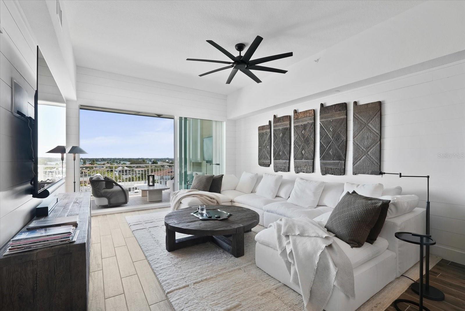 Image 11 of 96 For 125 Island Way 602