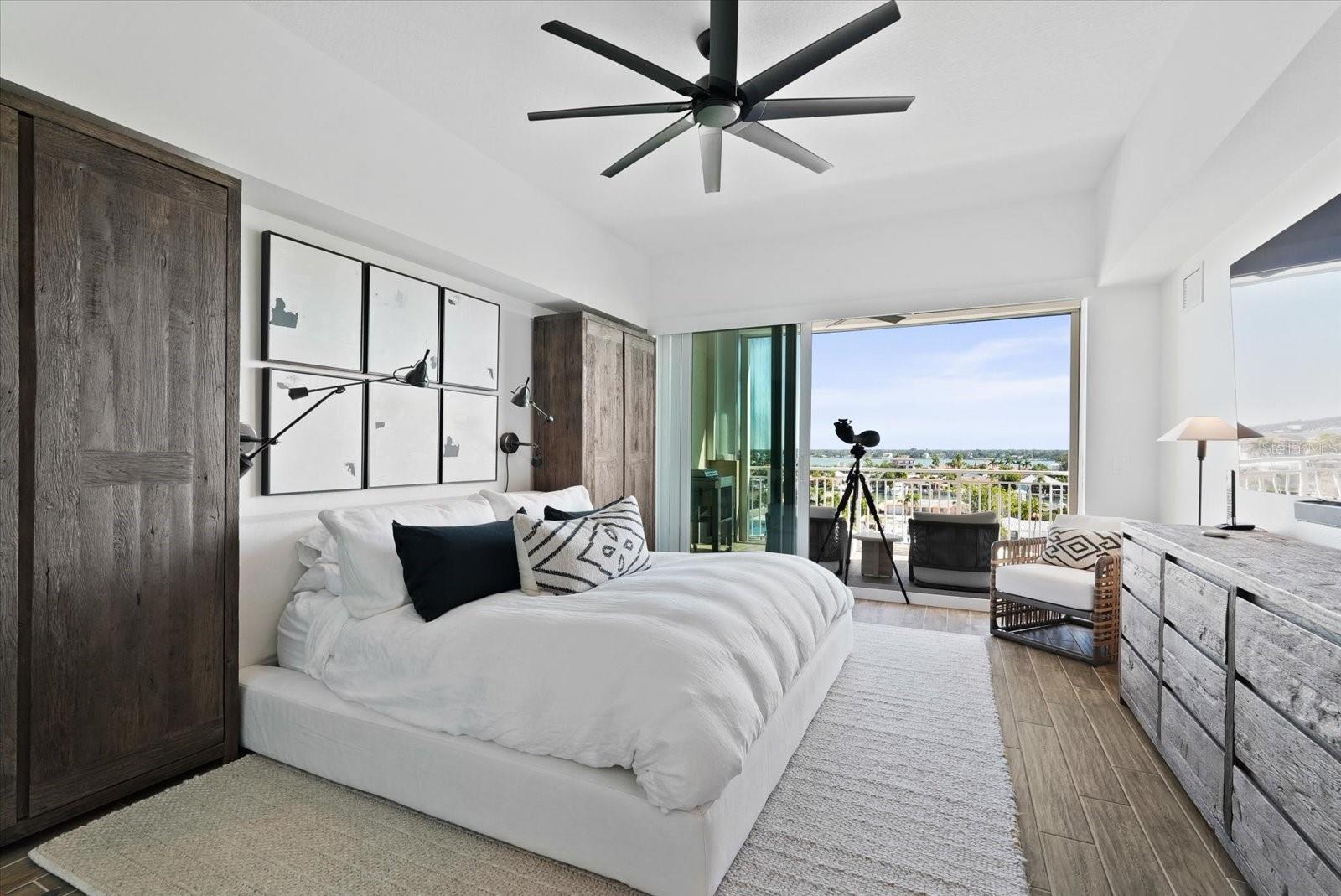 Image 19 of 96 For 125 Island Way 602