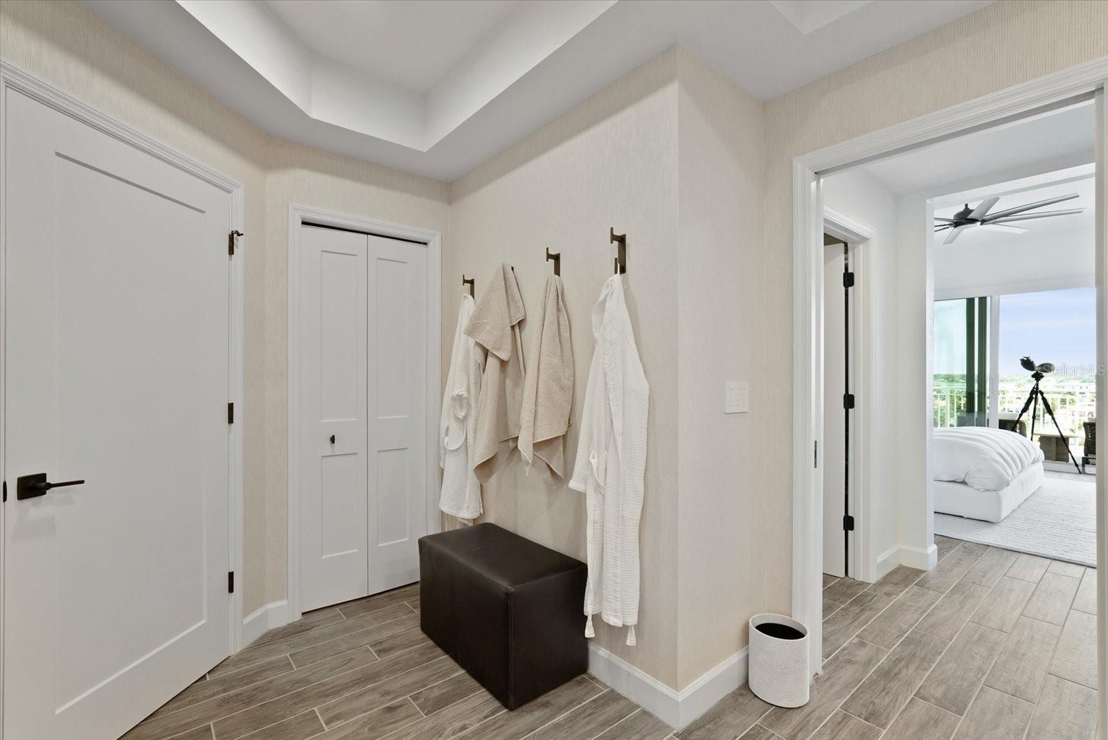 Image 30 of 96 For 125 Island Way 602