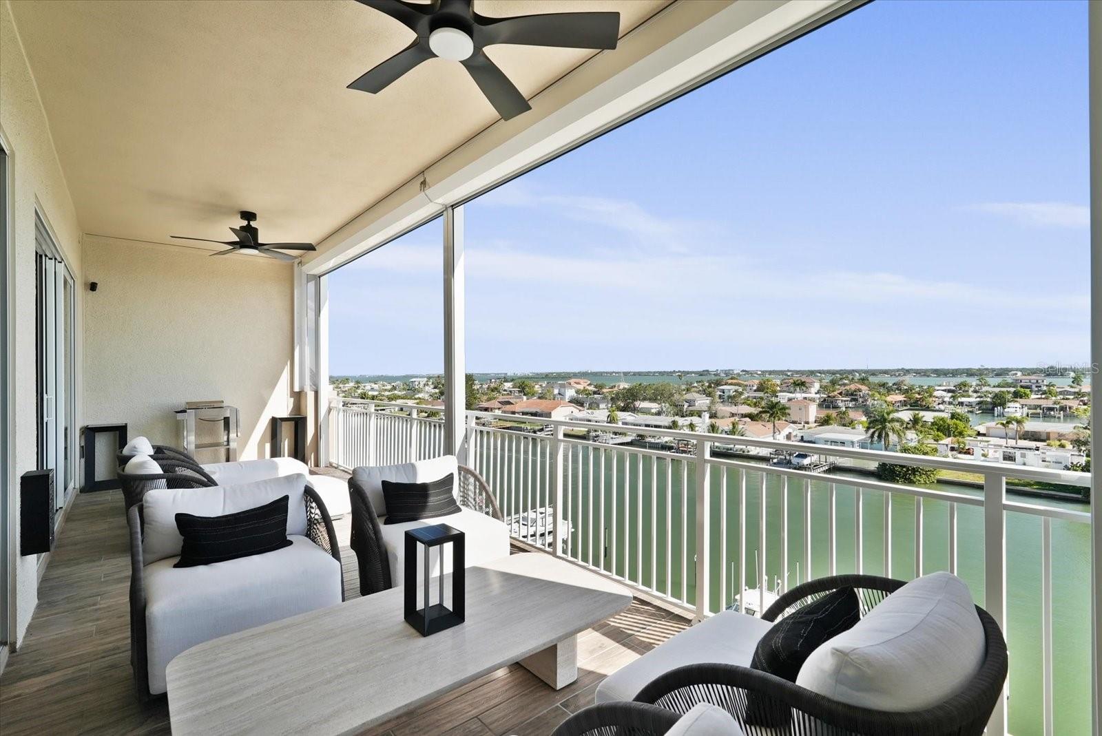 Image 33 of 96 For 125 Island Way 602