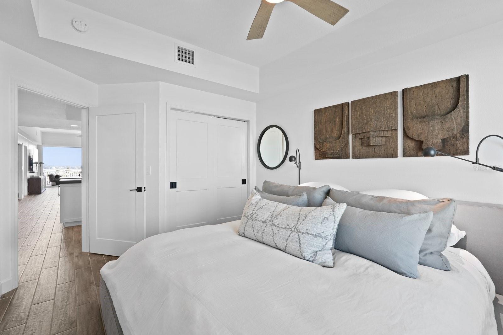 Image 38 of 96 For 125 Island Way 602