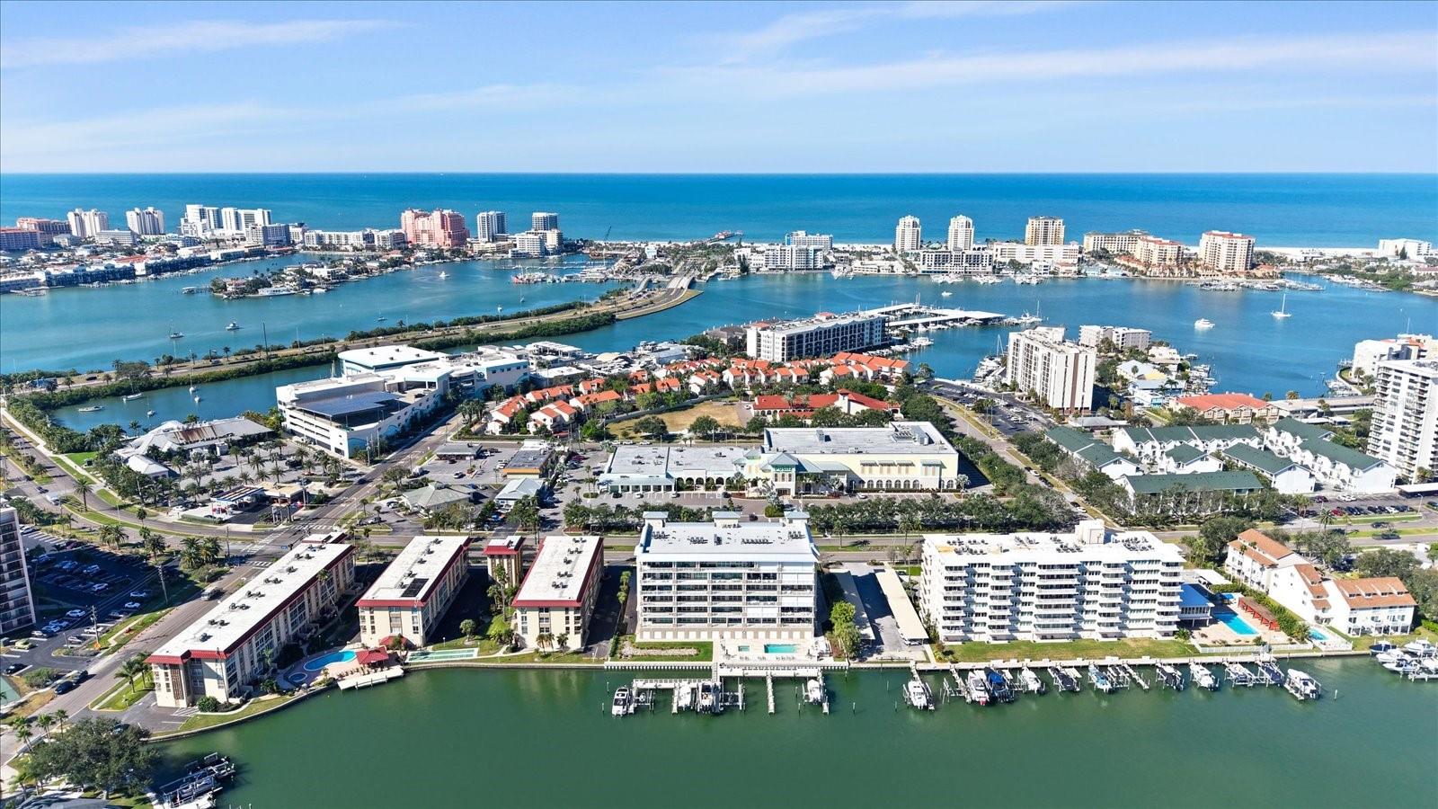 Image 51 of 96 For 125 Island Way 602