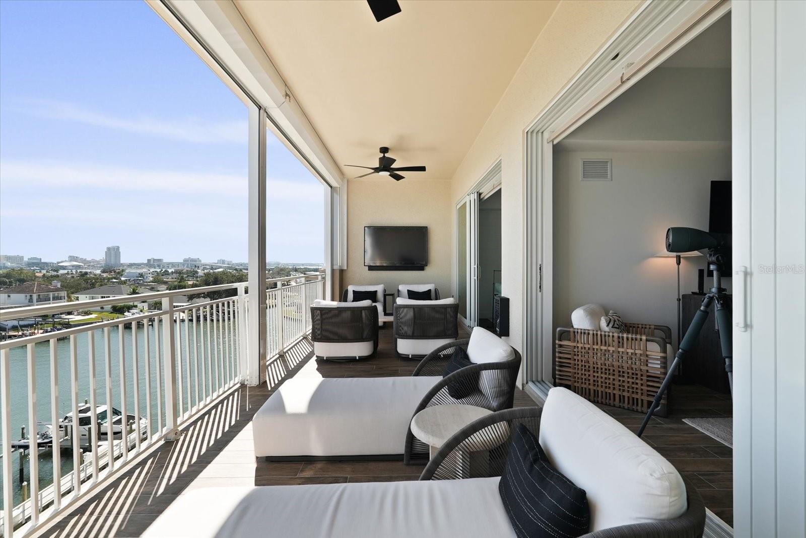 Image 57 of 96 For 125 Island Way 602