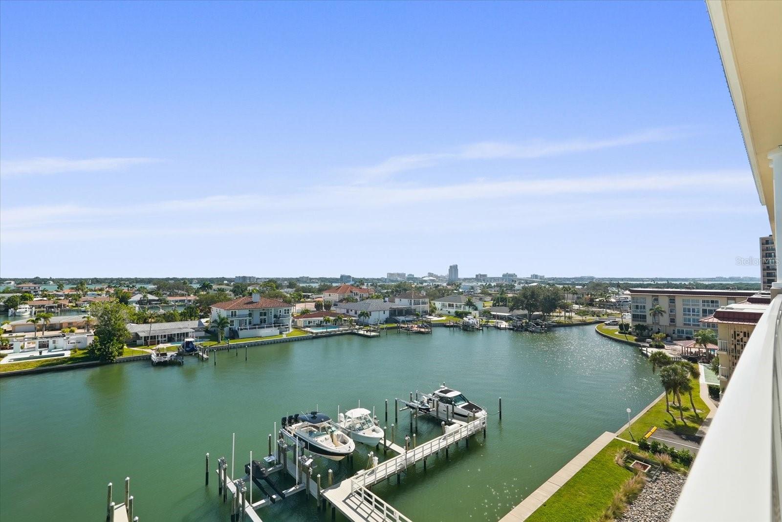 Image 58 of 96 For 125 Island Way 602