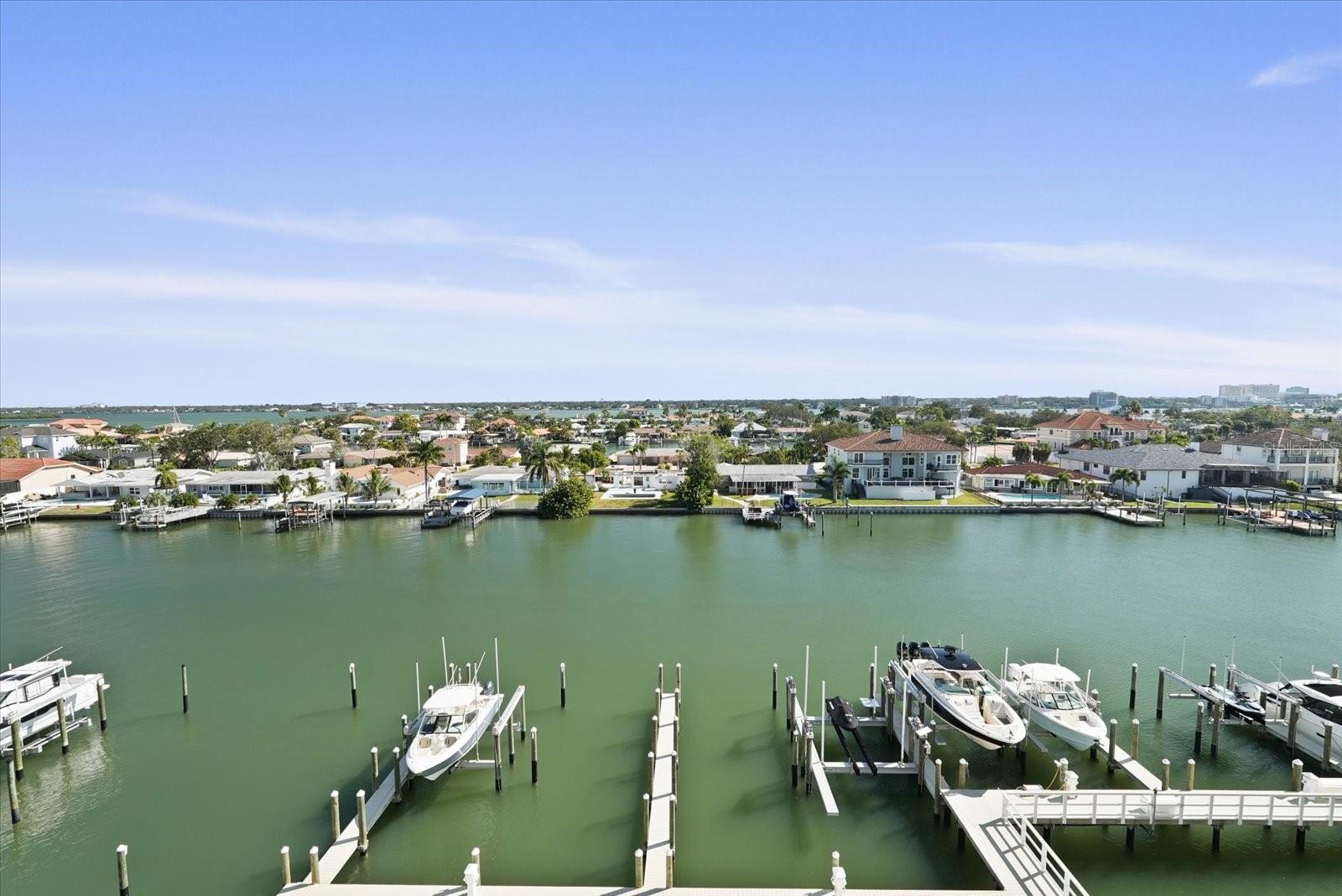 Image 59 of 96 For 125 Island Way 602