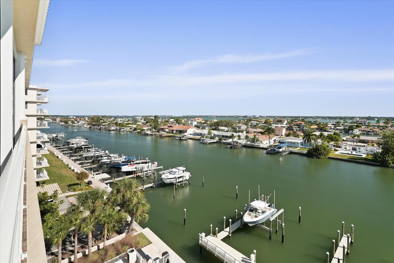 Image 61 of 96 For 125 Island Way 602