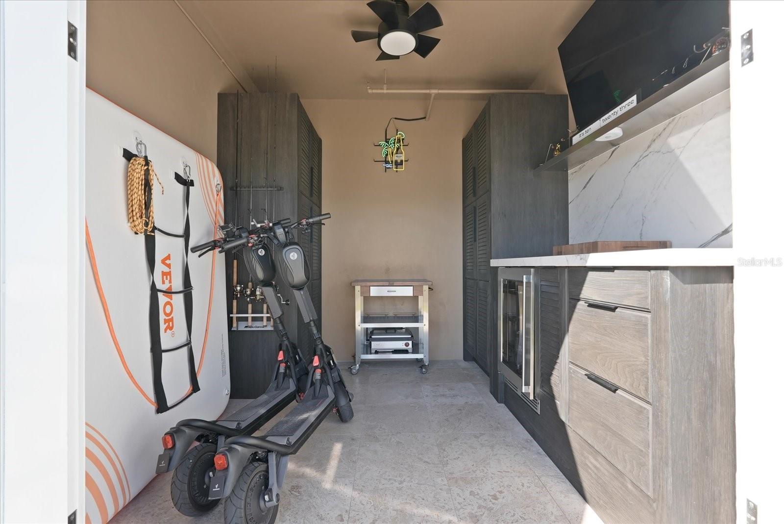 Image 64 of 96 For 125 Island Way 602