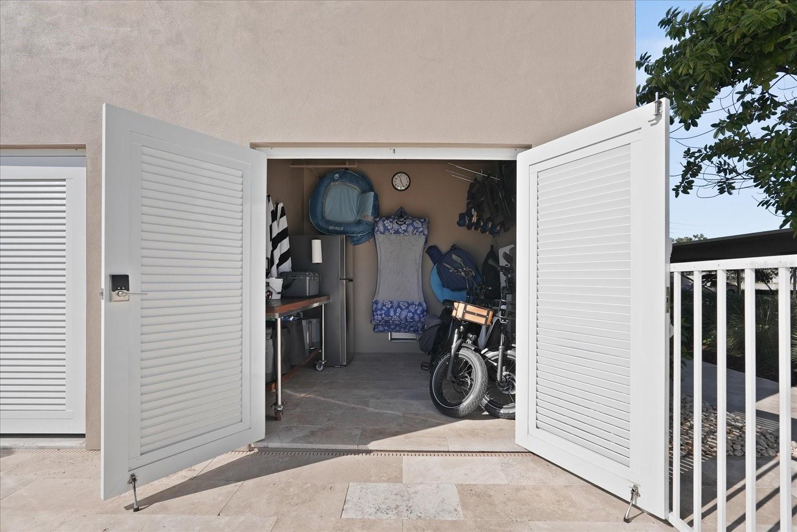 Image 65 of 96 For 125 Island Way 602