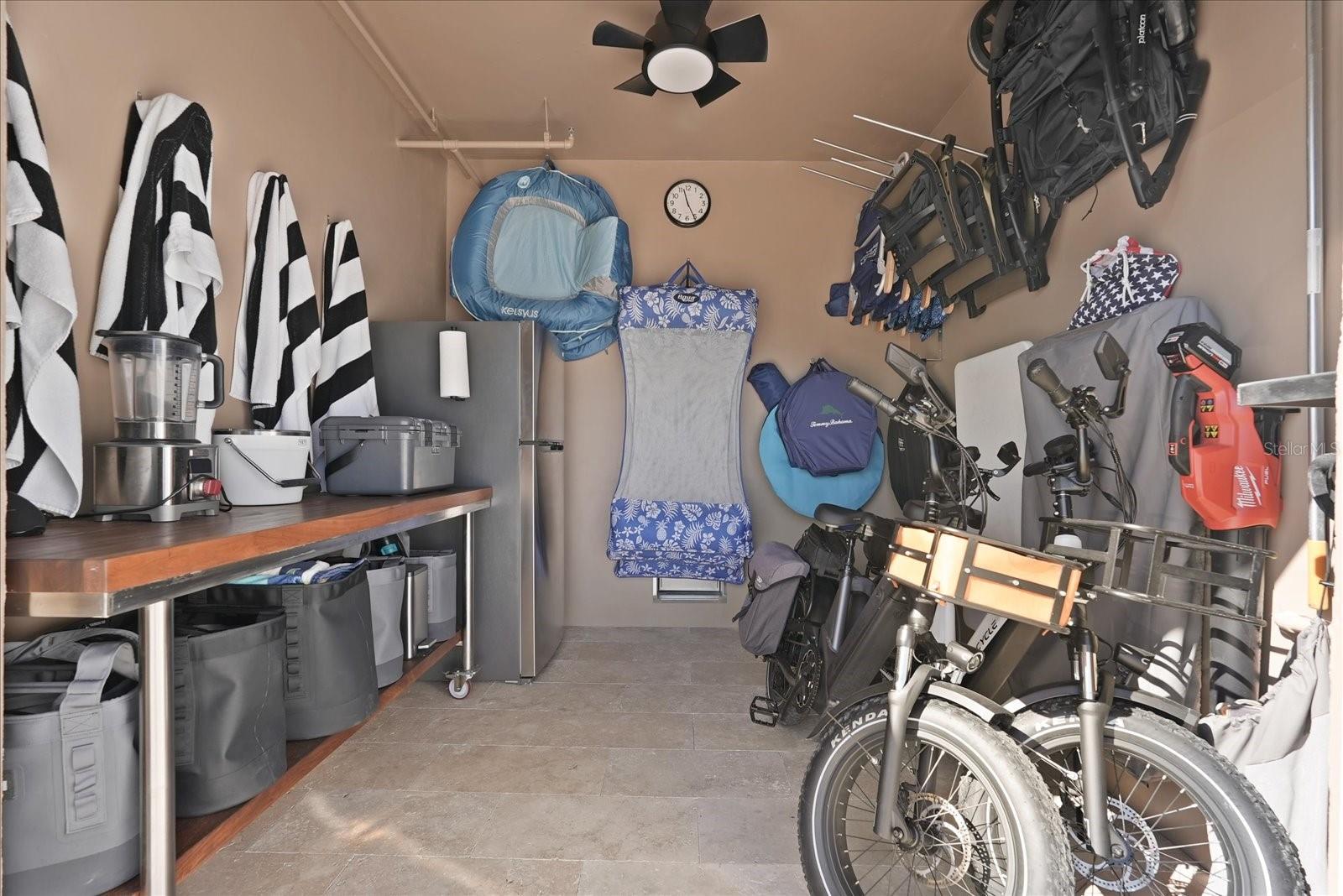 Image 67 of 96 For 125 Island Way 602