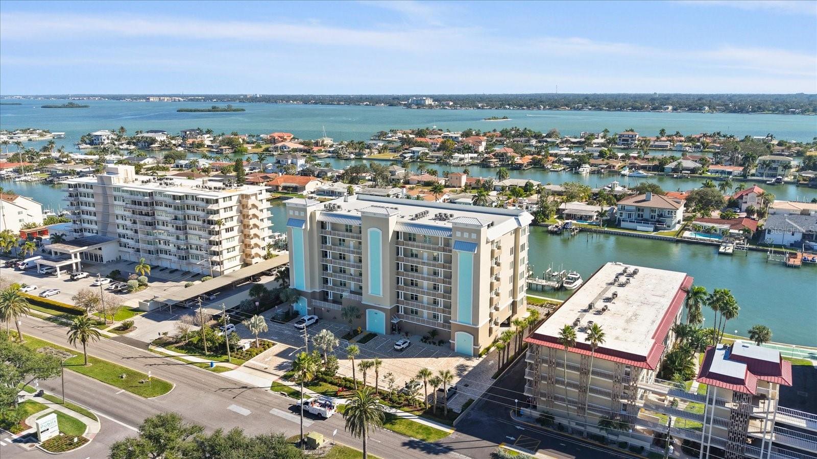 Image 78 of 96 For 125 Island Way 602