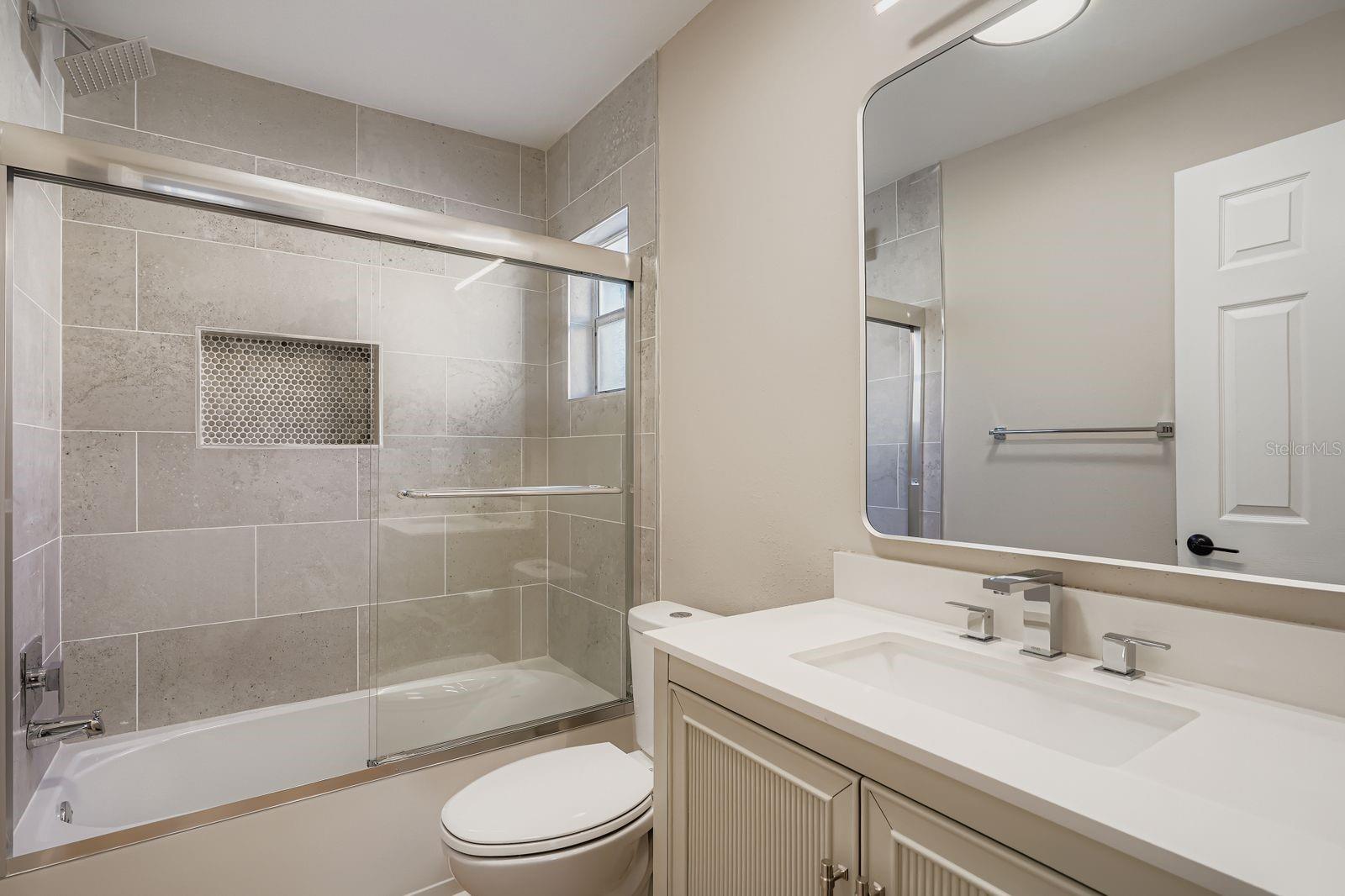 Listing photo id 9 for 1220 Barmere Lane