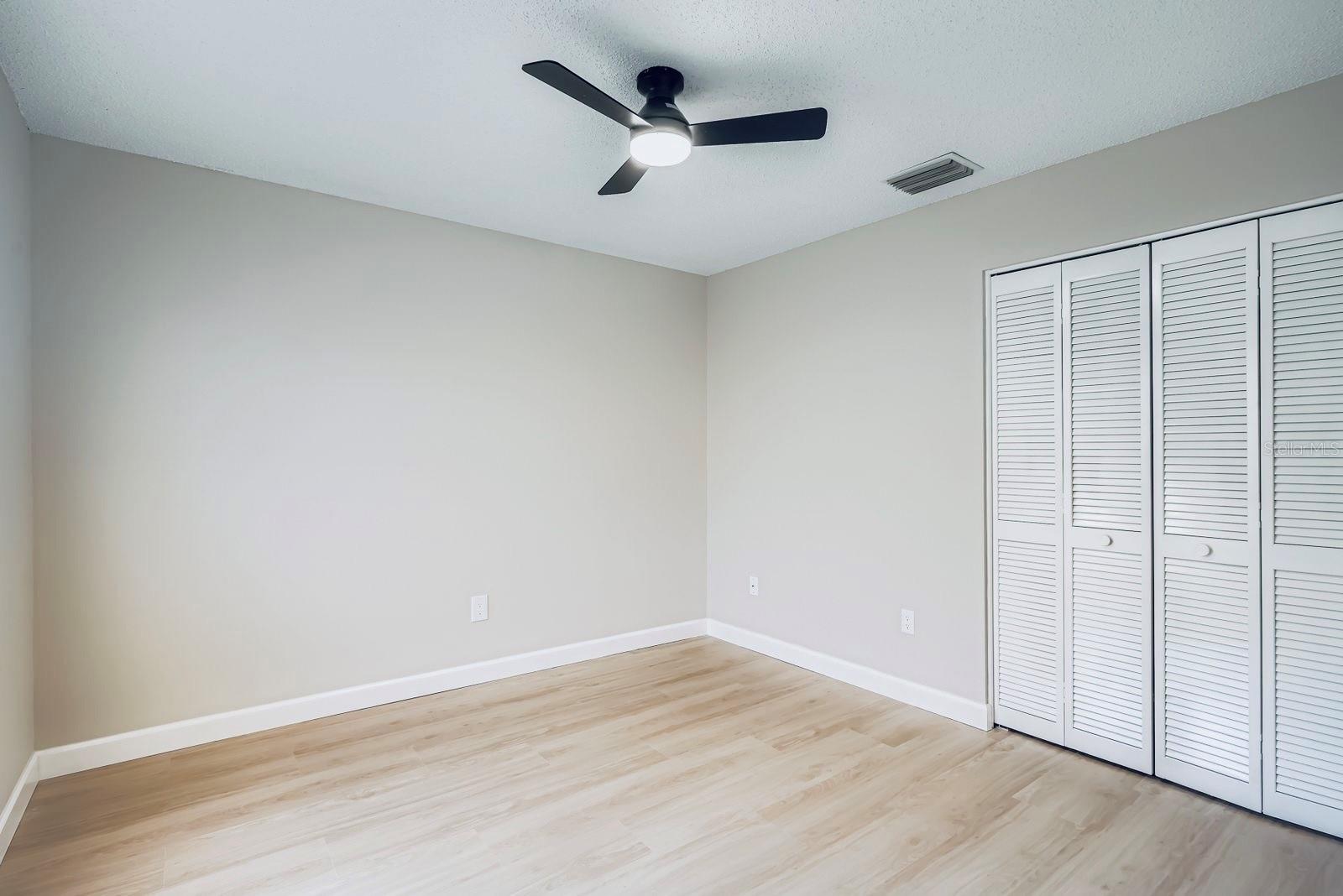 Listing photo id 10 for 1220 Barmere Lane