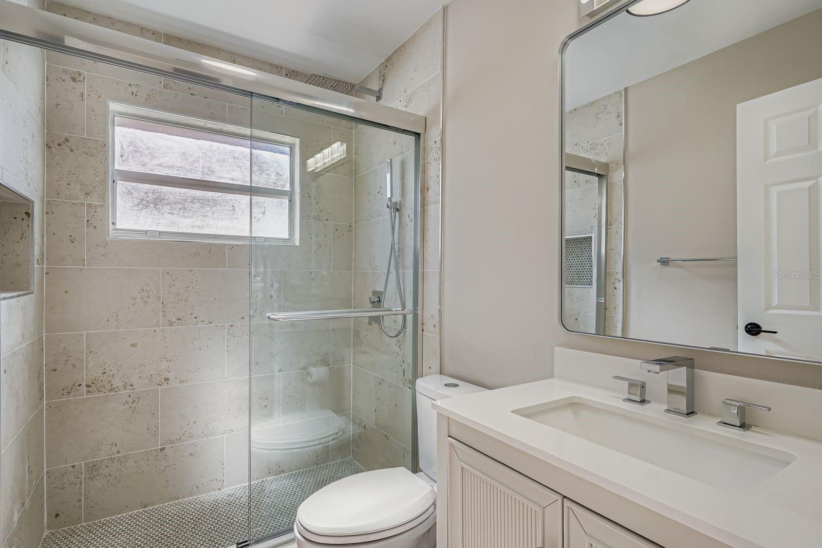 Listing photo id 11 for 1220 Barmere Lane