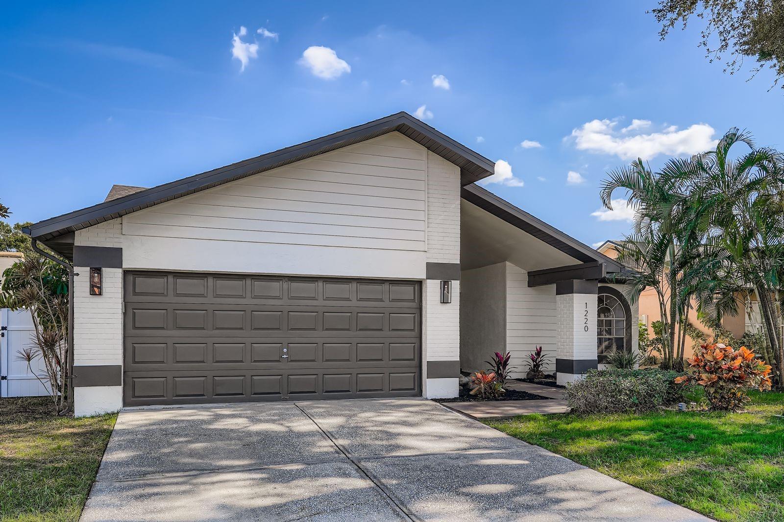 Listing photo id 0 for 1220 Barmere Lane