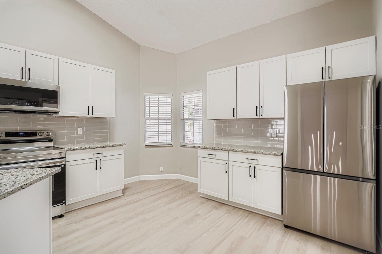 Listing photo id 4 for 1220 Barmere Lane